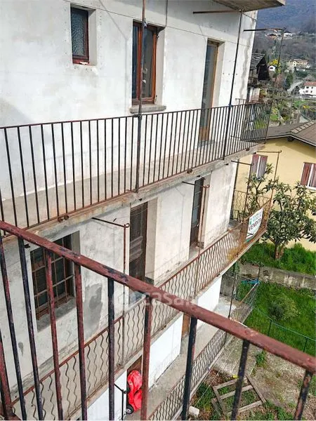 Balcon - Character House with Terraces in Pont-Saint-Martin