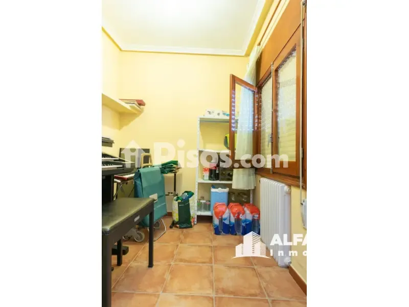 Bureau - Spacious Apartment with Balcony in San Clemente