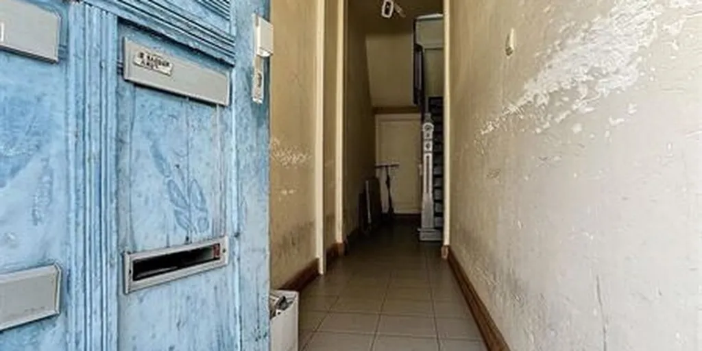 hallway_entrance
