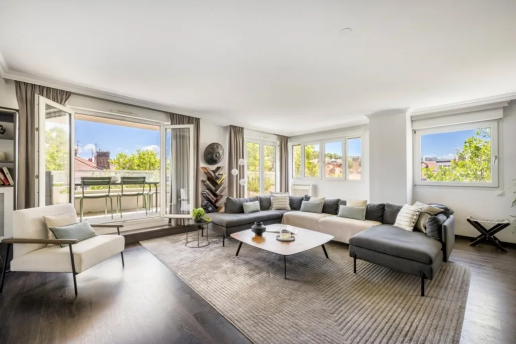Elutuba - Exceptional Penthouse with Panoramic View in Lyon