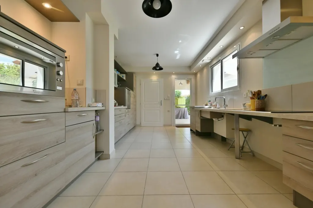 Cuisine - Villa avec Piscine Couverte près d'Uzès