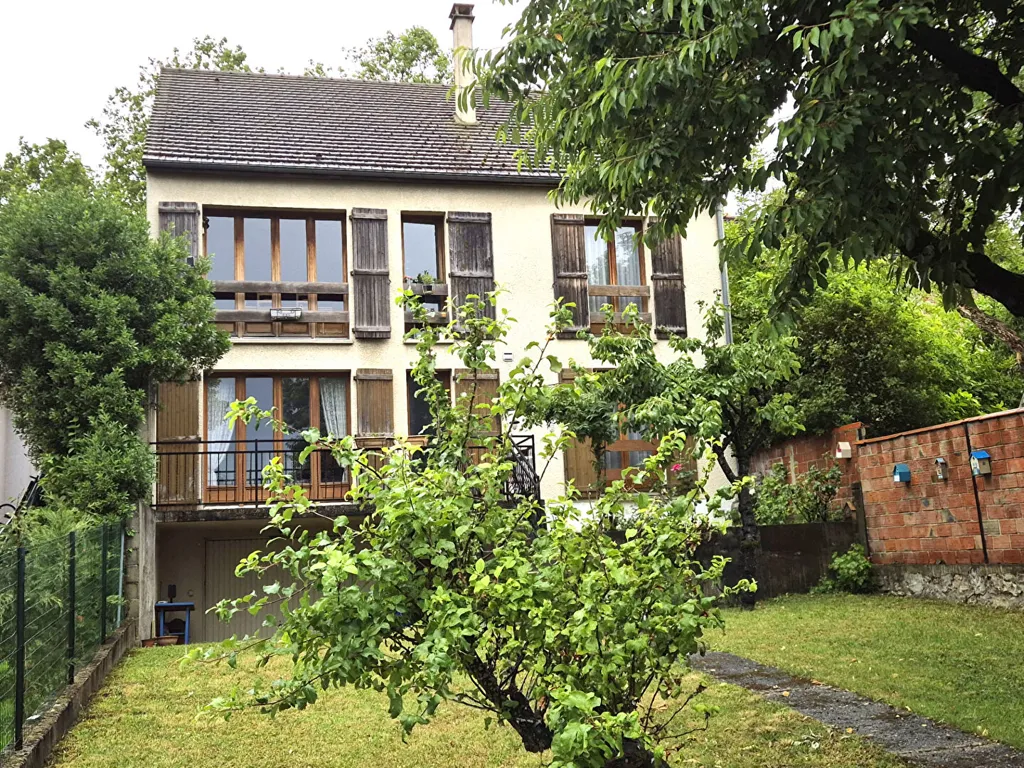 Jardin - Immeuble de 8 Pièces avec Jardin au Val de Brie