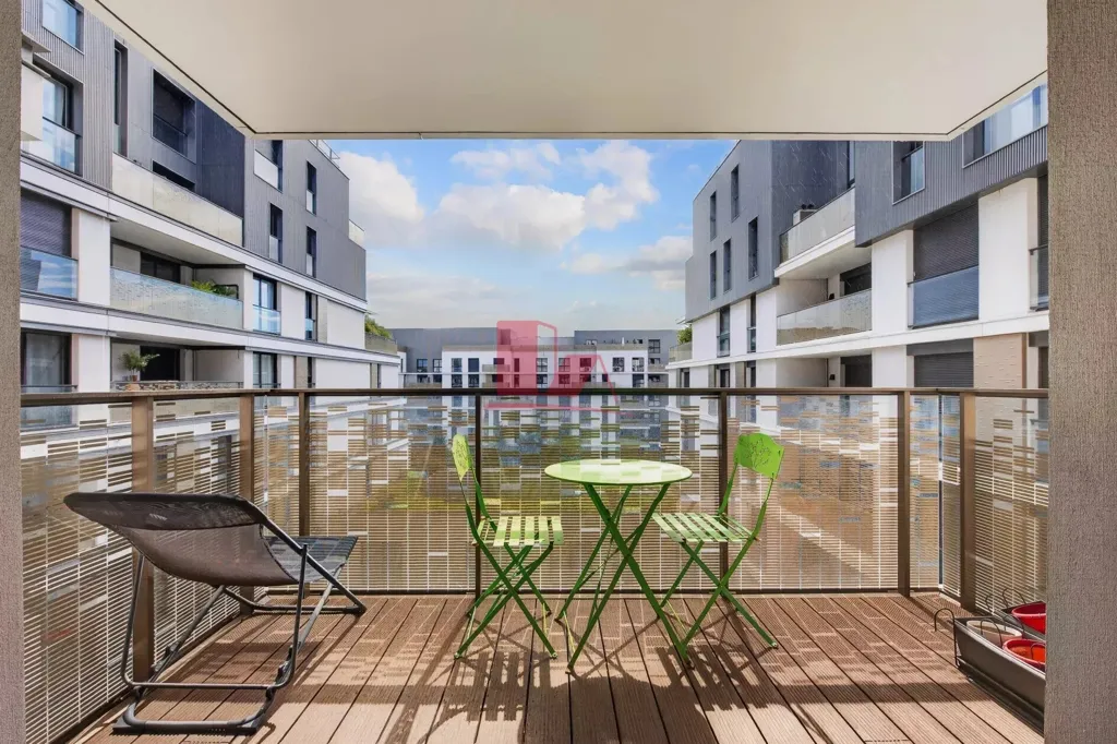 Rõdu - Compact 3-Bed Flat with Balcony in Issy Centre