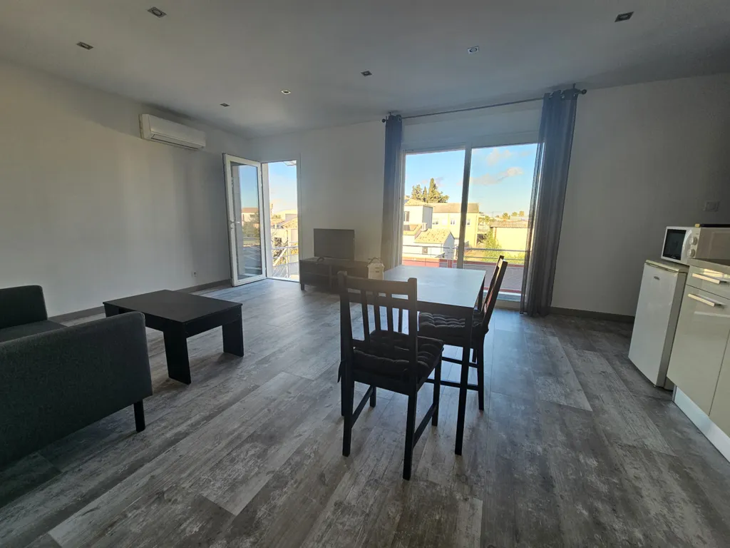 Elutuba - Split-Level House with Pool in Lunel