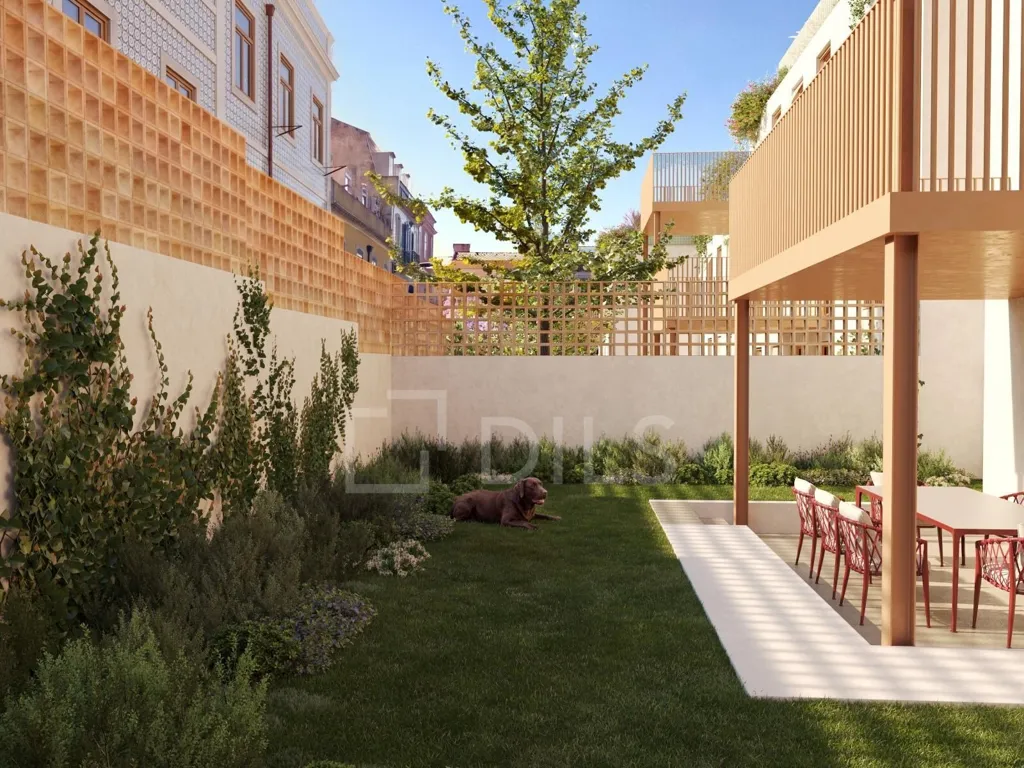 2 Bedroom Flat with Rooftop Pool in Lisbon