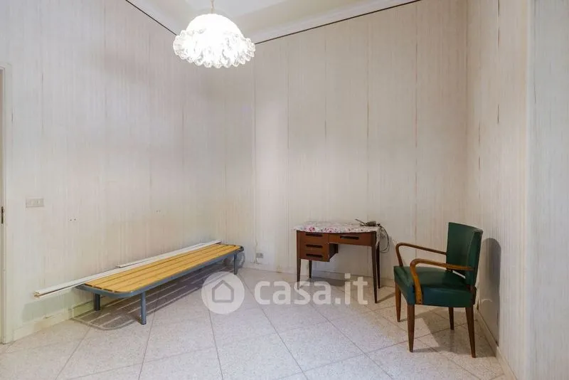 Bureau - 5-Bedroom Apartment with Balcony in Catania Centre