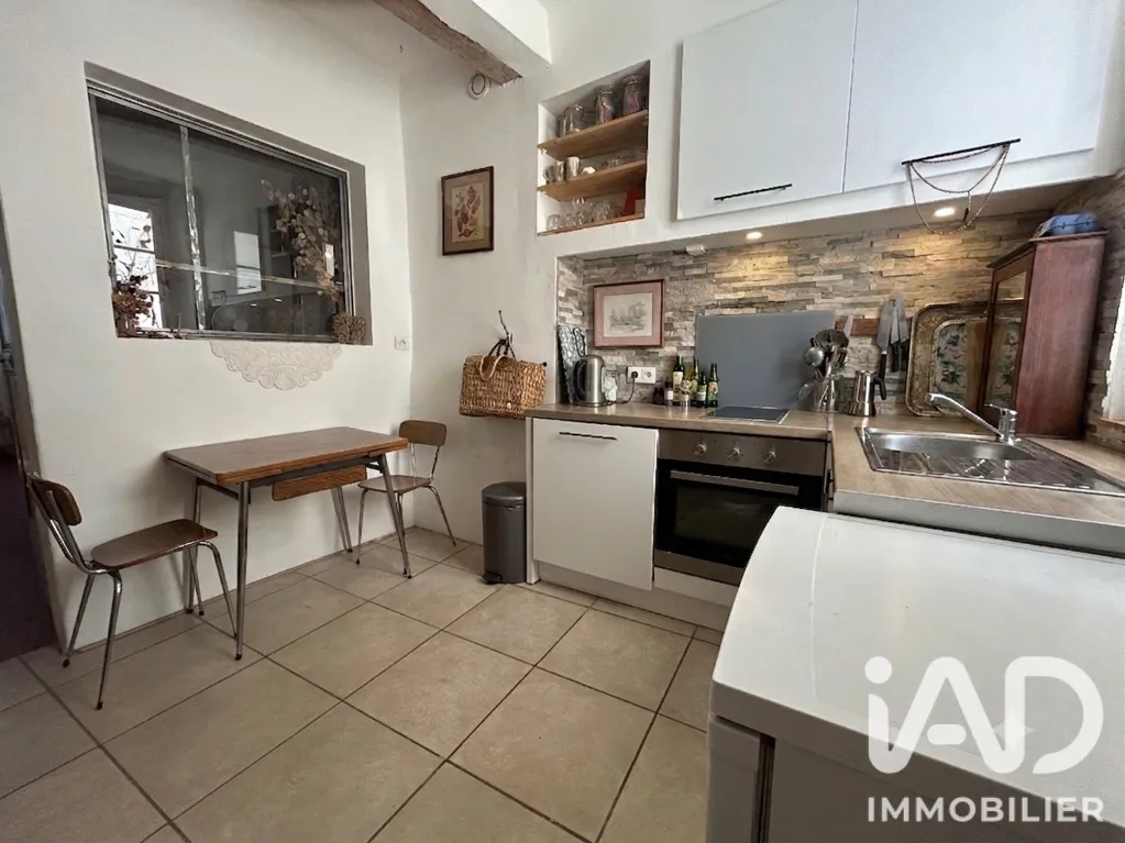 Cuisine - Appartement 1 Pièce avec Vue Mer au Cœur Médiéval d'Hyères