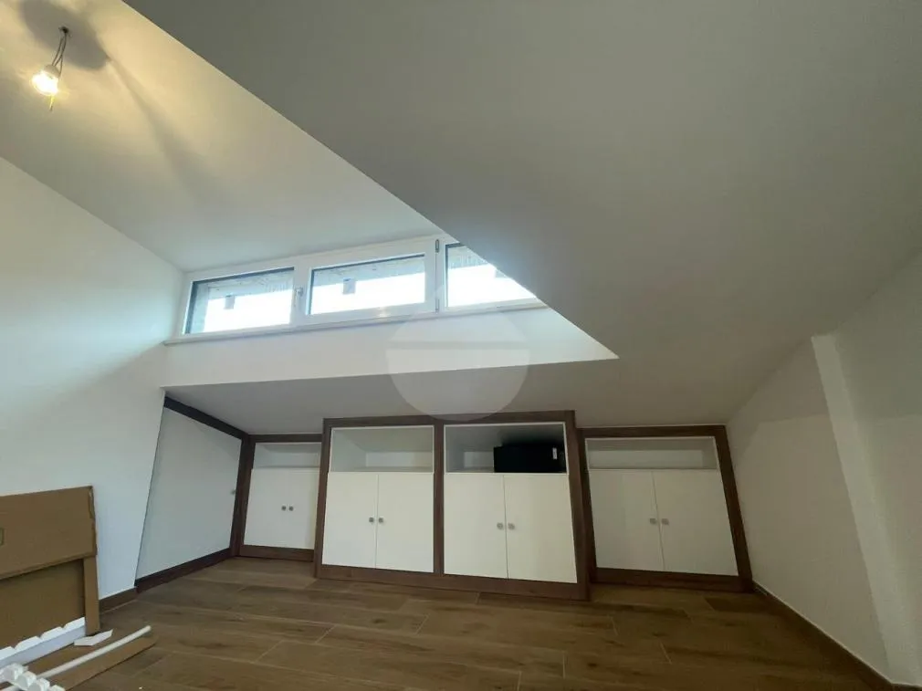 Pièces - Mansard Trilocale in Central Acri