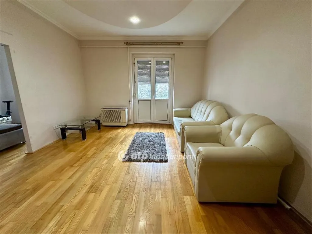 Séjour - 2-Bedroom Apartment with Balcony in Debrecen