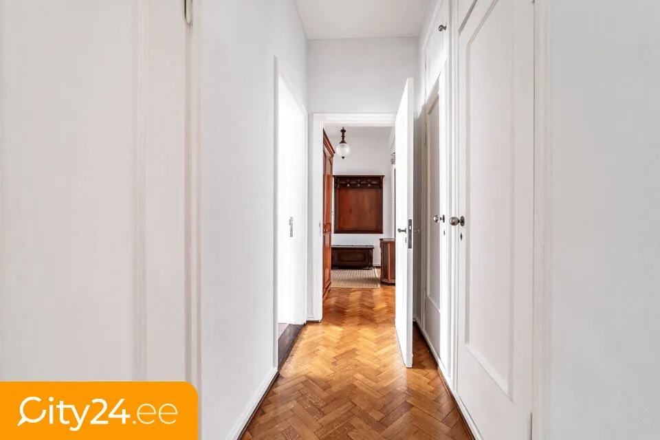 hallway_entrance