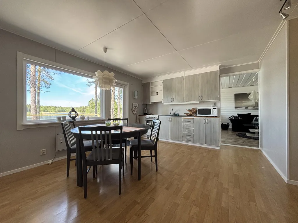 Dining Room - Cottage with Water View near Coast