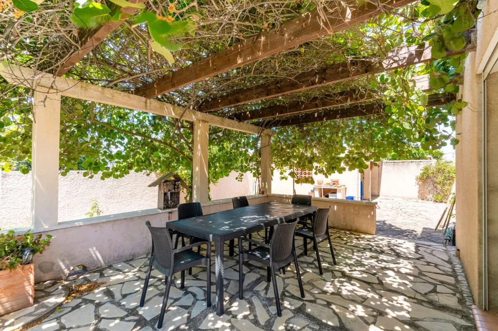Terrazza - Provençal Style House with Pool in Lignan-sur-Orb