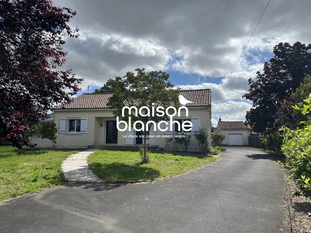 Esterno - Semi-Subterranean House with Garden in Airvault
