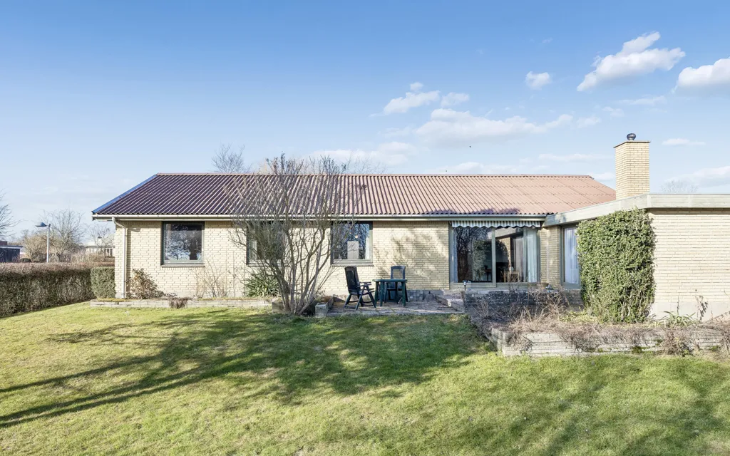 Aed - Villa with Large Garage in Southern Høng