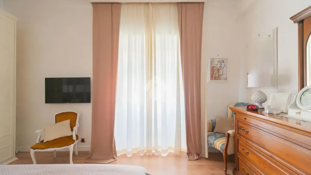 Chambres - Apartment with Triple Exposure in Rome