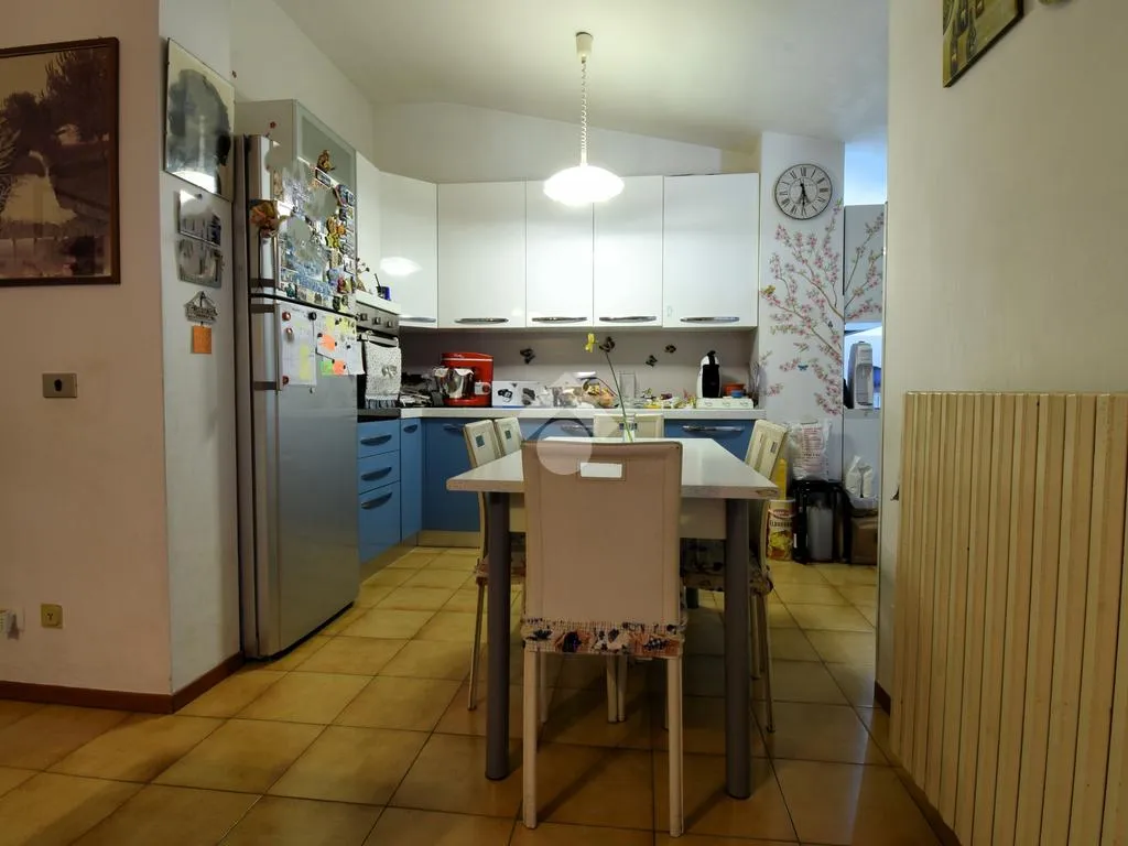 Salle à manger - Top Floor Apartment with Balconies in Rozzano