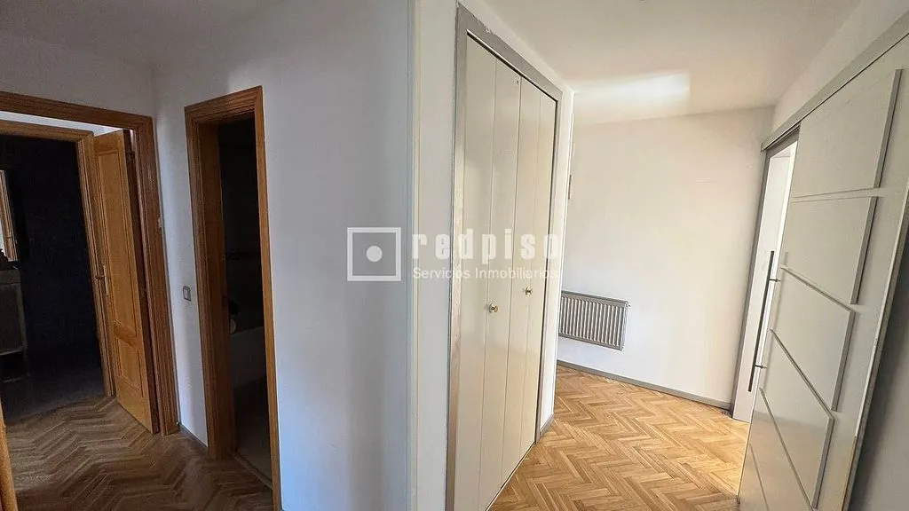 Pièces - Apartment with Pool in Las Rosas, Madrid