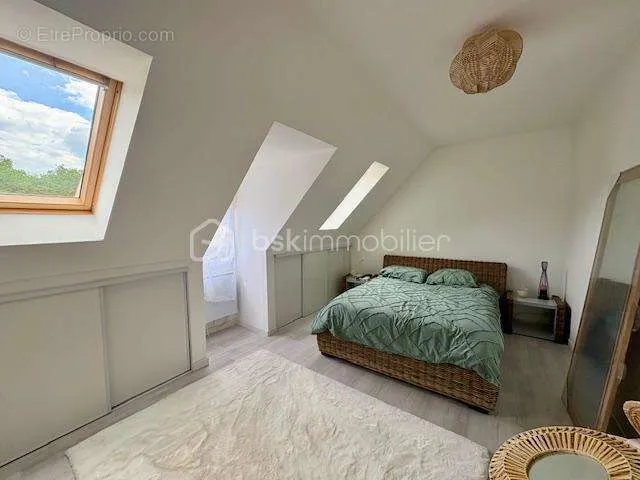 Chambres - Maison avec Pavillon Secondaire à Rosoy