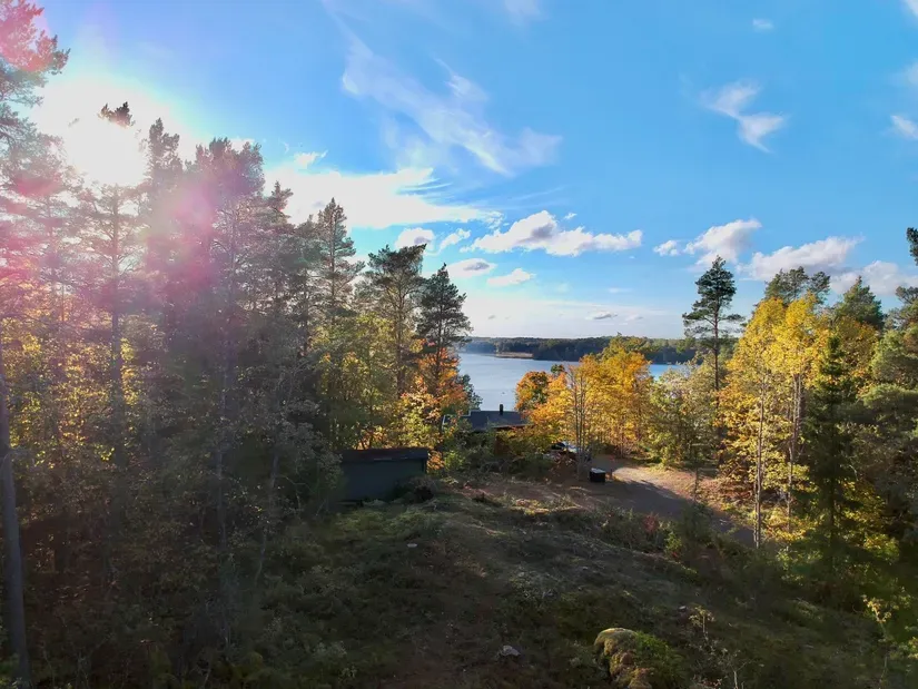 Aed - Private Plot with Lake View in Roslagen
