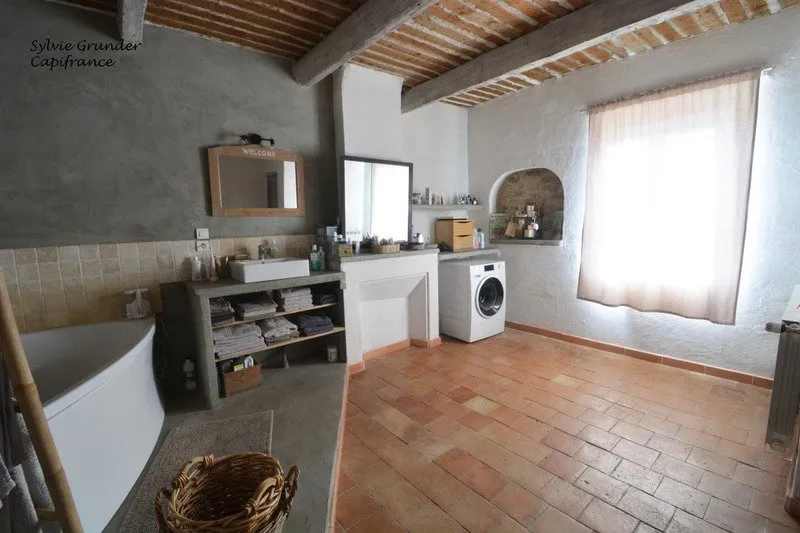 Salles de bain - Bastide Rénovée avec Jardin à Eguilles