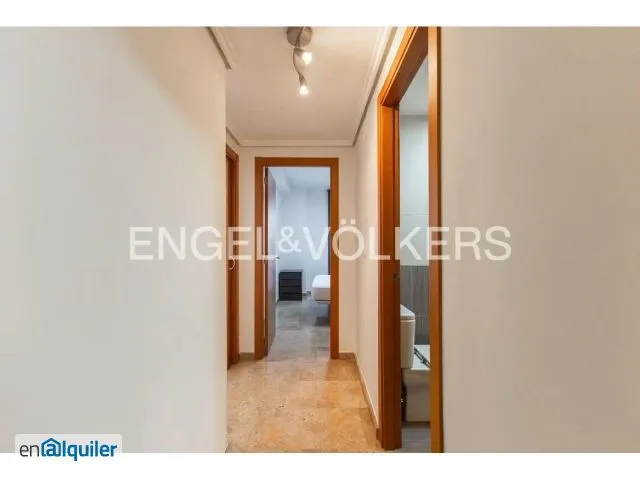Esik - Apartment with Garage in Russafa–Eixample, Valencia