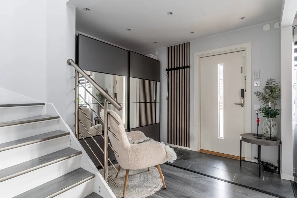 Esik - Modern Terraced House with Garden in Borås