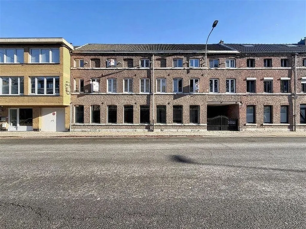 Välivaade - Mixed-Use Complex with Office Space in Urban Area