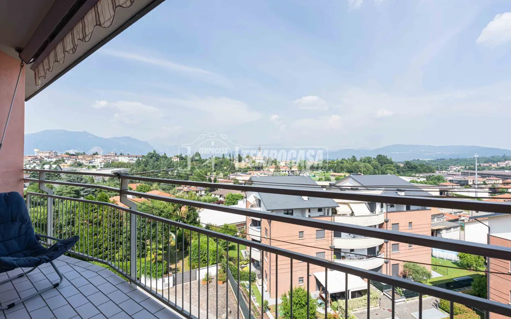 Balcone - Appartamento con terrazzi e vista panoramica a Costa Masnaga