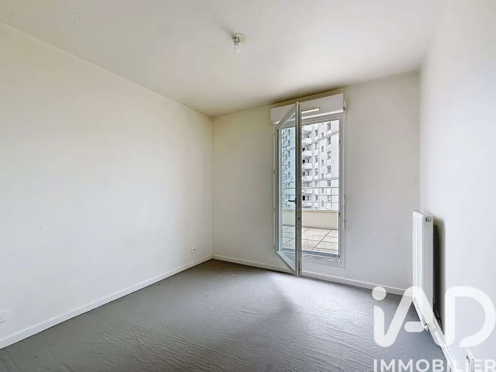 Toad - Apartment with Large Terrace in Chelles Centre