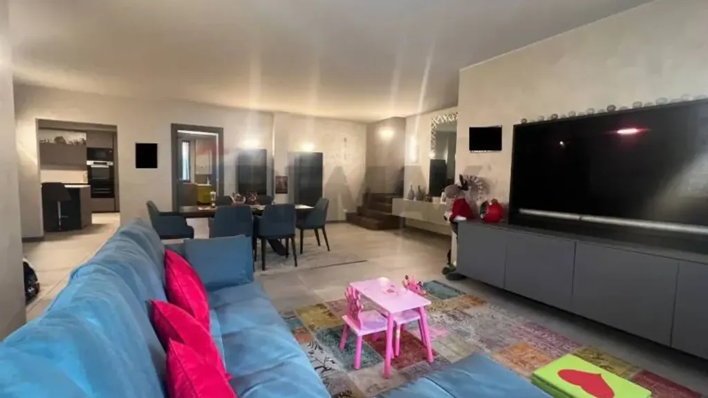 Séjour - Bifamiliar Villa with Garden in Capriolo
