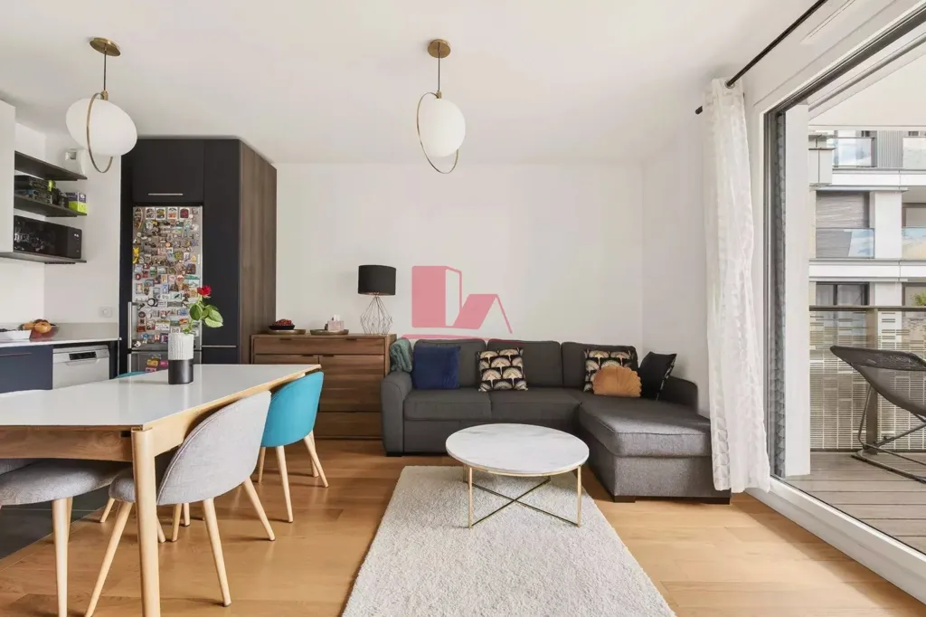 Elutuba - Compact 3-Bed Flat with Balcony in Issy Centre