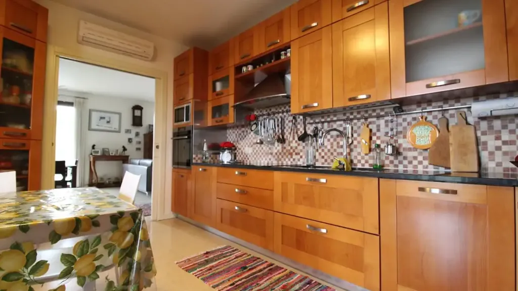 Cuisine - Panoramic Villa with Garden in San Marino