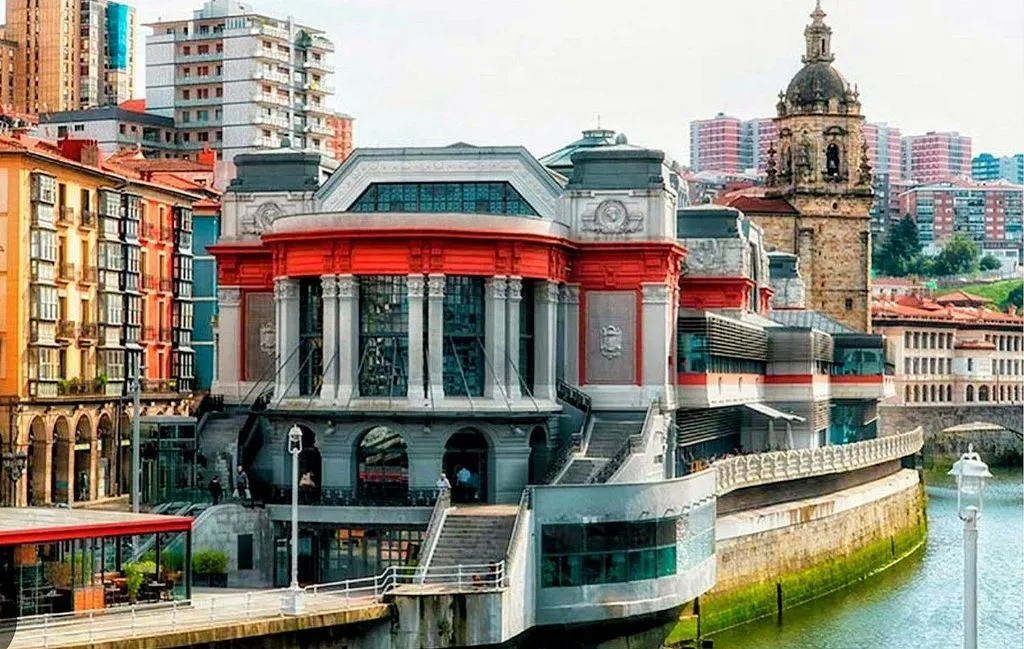 Reformed Flat with Balcony in Bilbao's Old Town