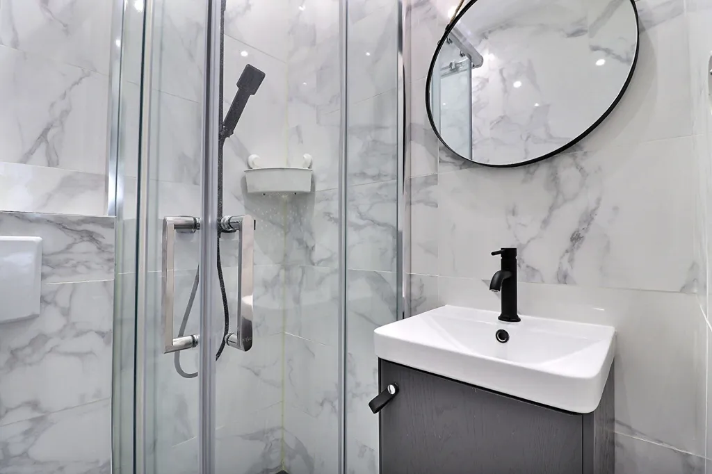 Salles de bain - Studio Refait à Neuf à Neuilly-sur-Seine