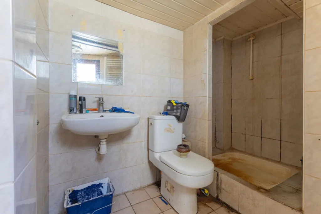 Vannitoad - Five-Bedroom House with Terrace in Central Location