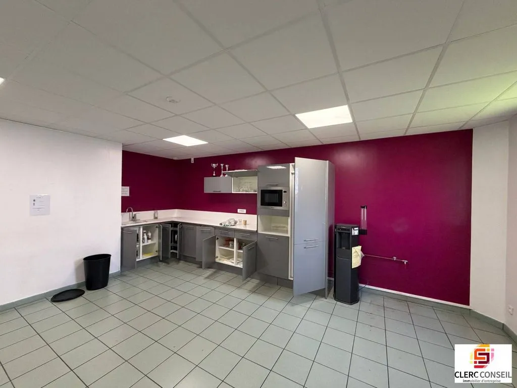 Cuisine - Bureaux Rénovés avec Parking à Rouen Sud
