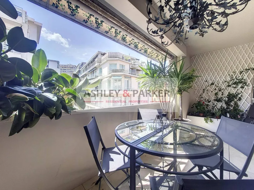Terrasse - Appartement 4 Pièces avec Terrasse au Centre de Nice