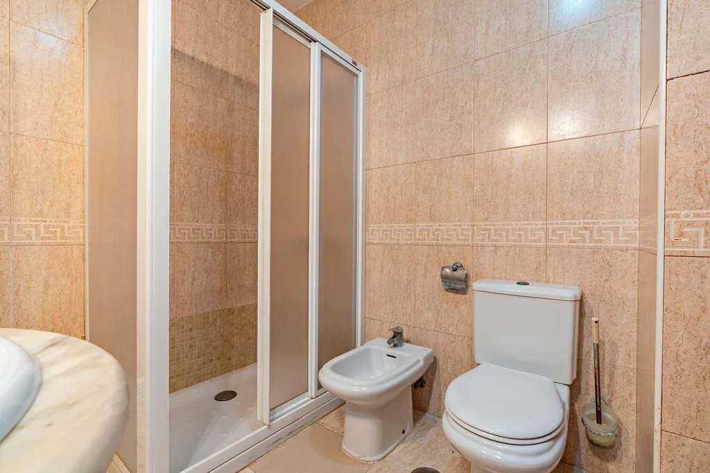 Bathrooms - Apartment with Pool and Terrace in Almerimar
