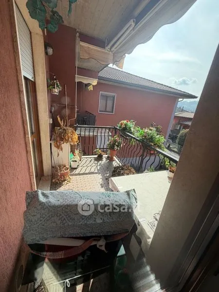 Balcone - Appartamento con terrazzo e box a Casnigo