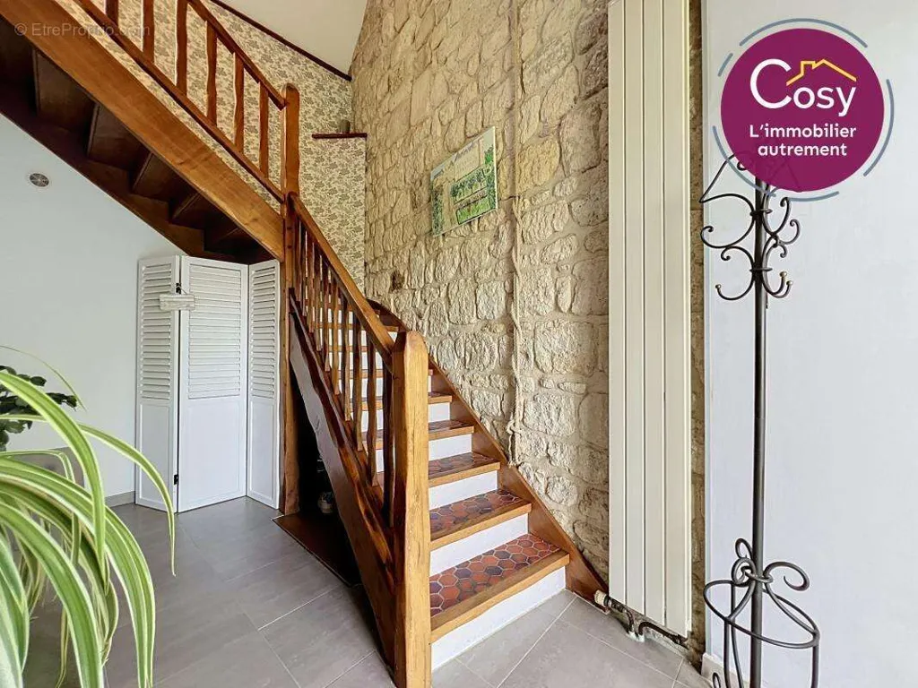 Rooms - Charming Stone House with Panoramic View in Green Setting