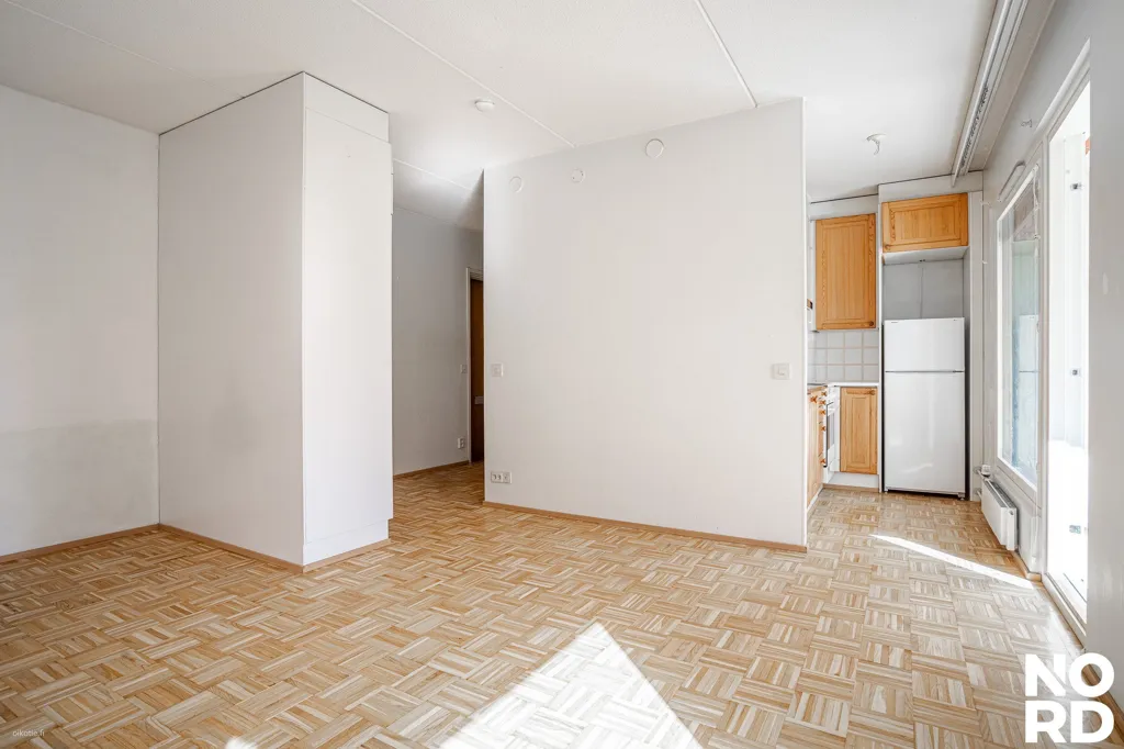 Elutuba - Apartment with South-Facing Balcony in Viertola, Vantaa