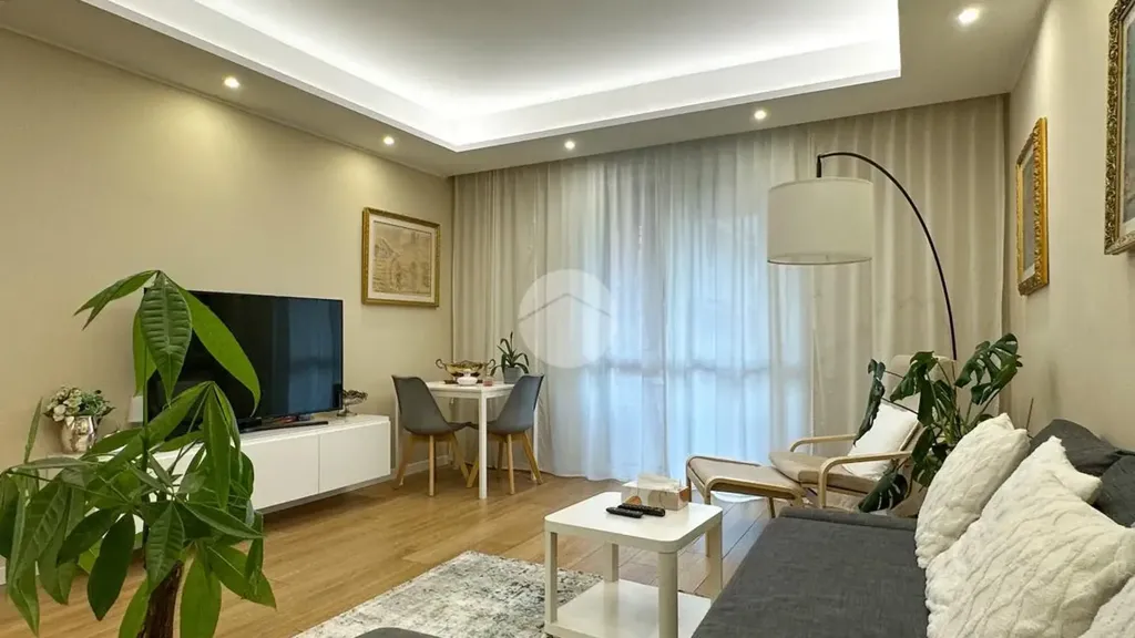 Séjour - Trilocale with Private Garden in Parma