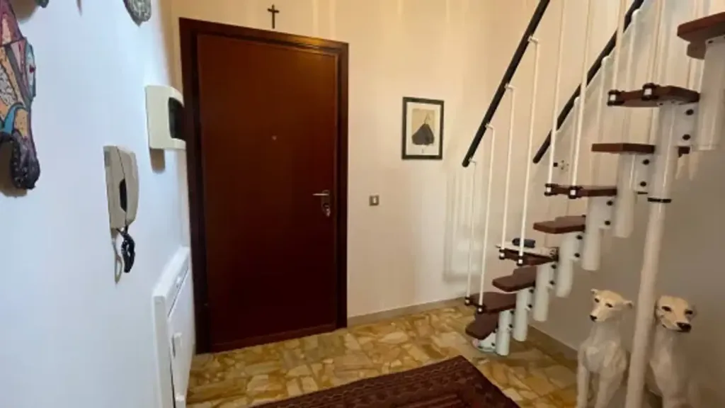 Toad - Penthouse Apartment with Balcony in Mantova