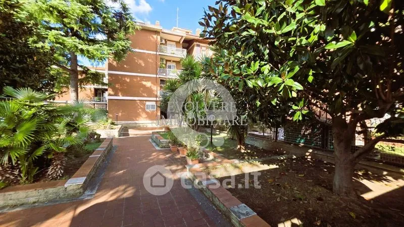 Jardin - Three-Bedroom Apartment with Balcony in Rome