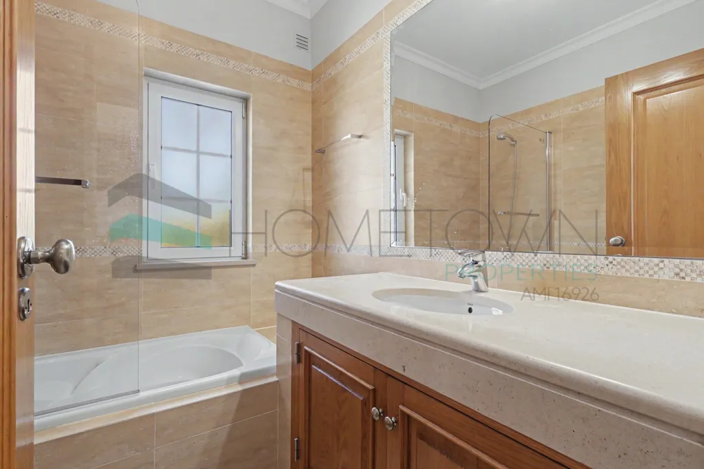 Bagni - 5-Bed Villa with Pool in Vila Sol, Loulé