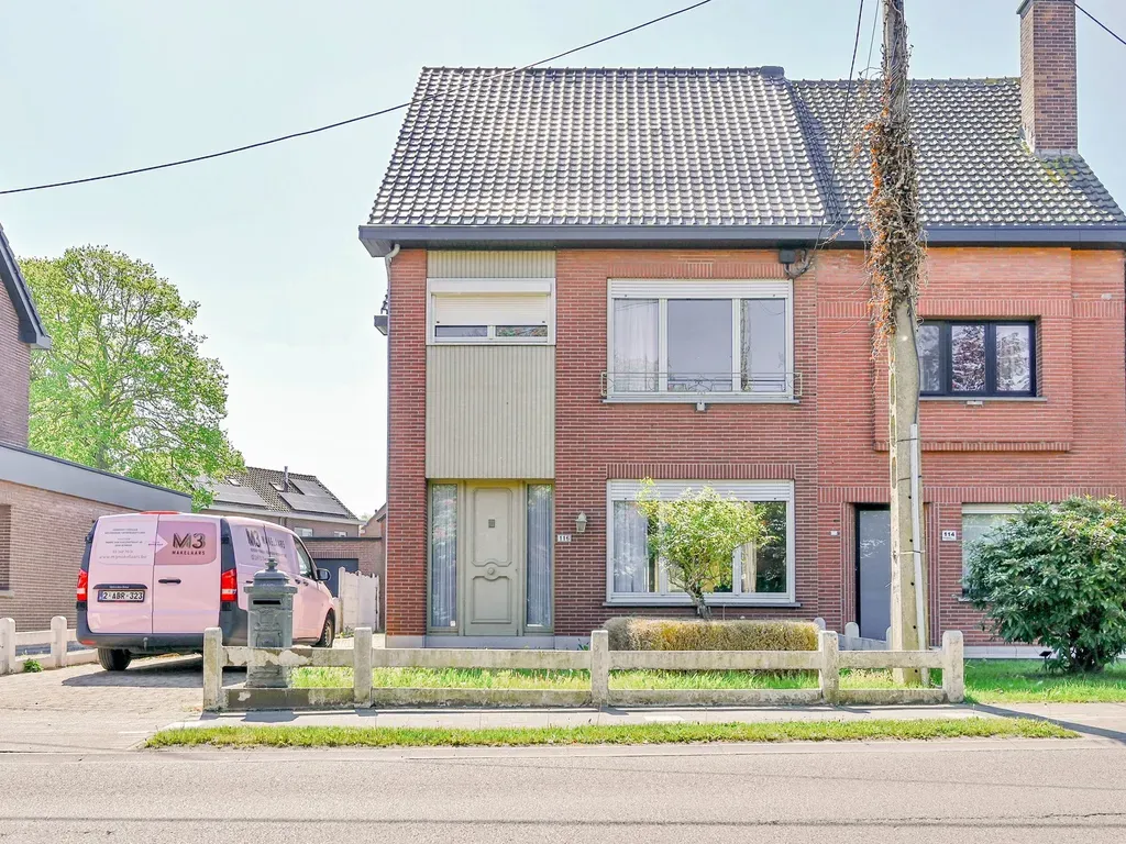 Extérieur - Maison Charmante avec Zonage Résidentiel à Bornem