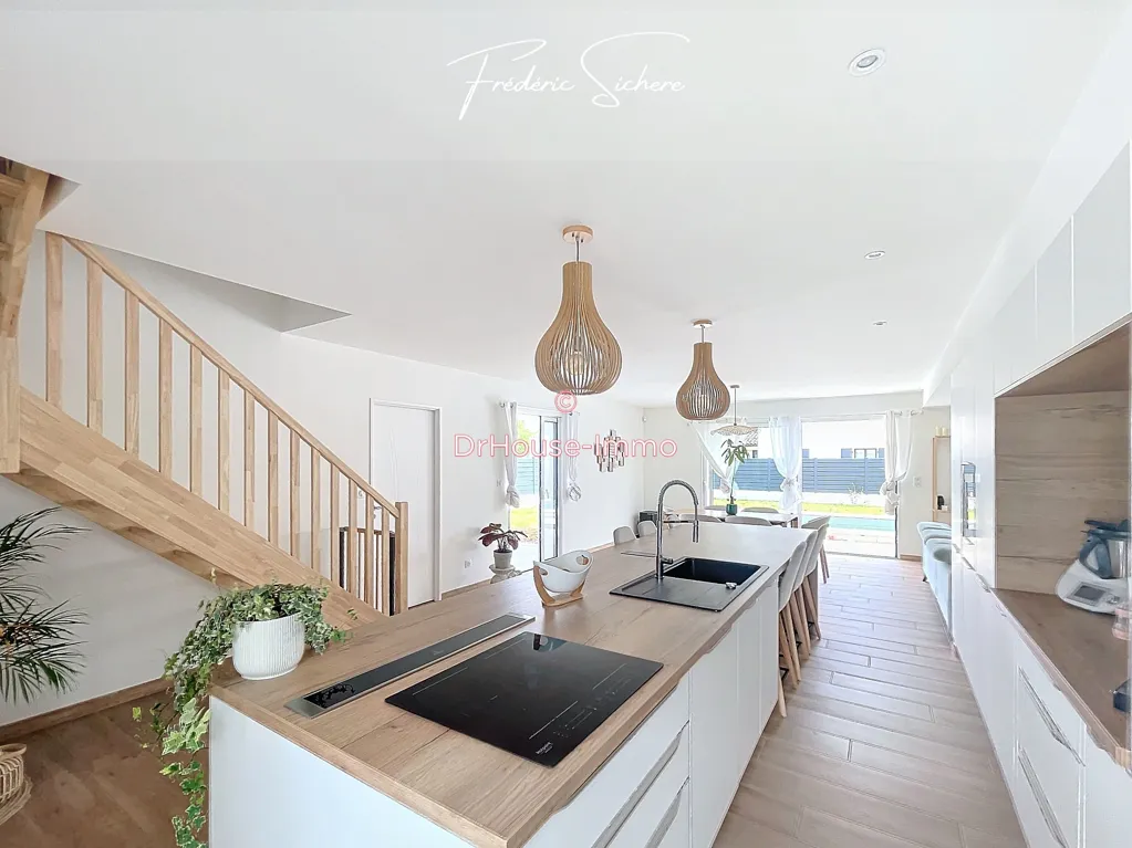 Cuisine - Maison Contemporaine avec Piscine à La Jarrie