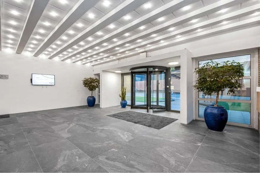 Entrée - Office Space with Integrated Kitchen in Herning