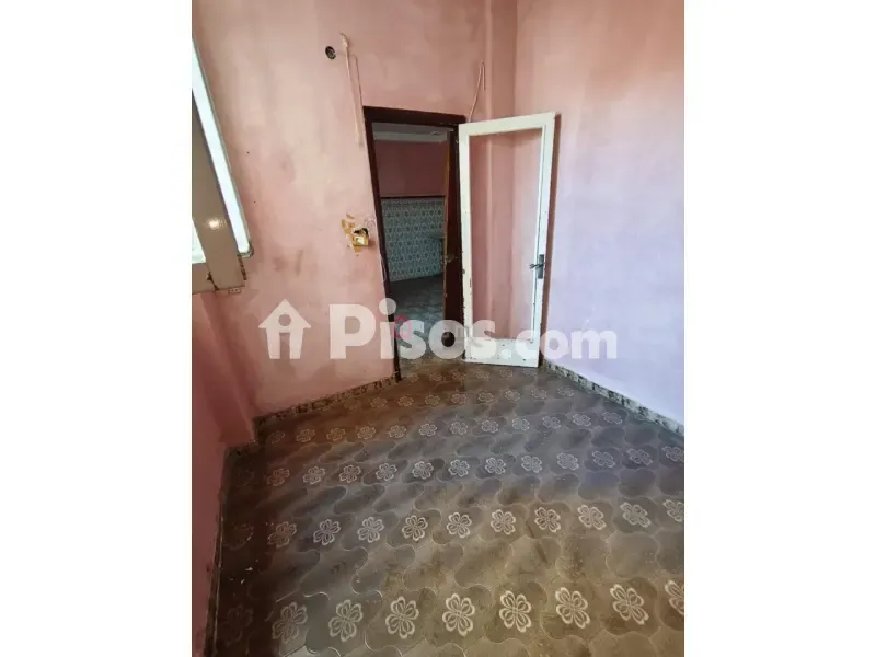 Rooms - Apartment with Renovation Potential in Onda