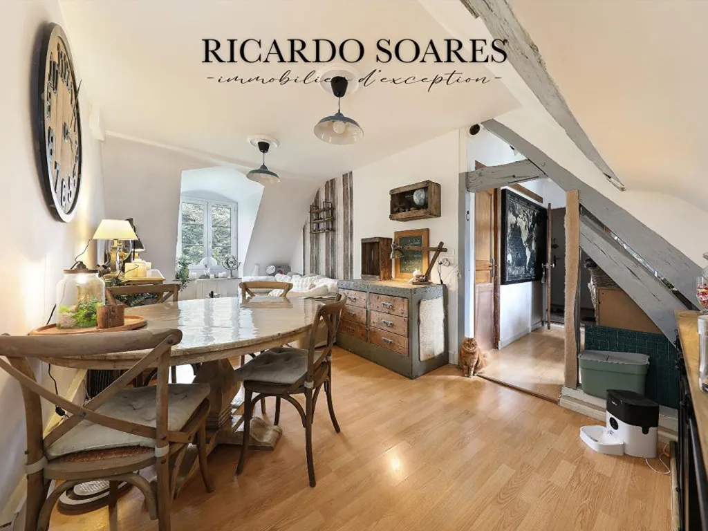 Sala da pranzo - Charming 2-Bed Apartment in Pontpoint